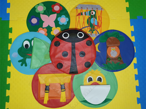 Божья коровка  в сумке