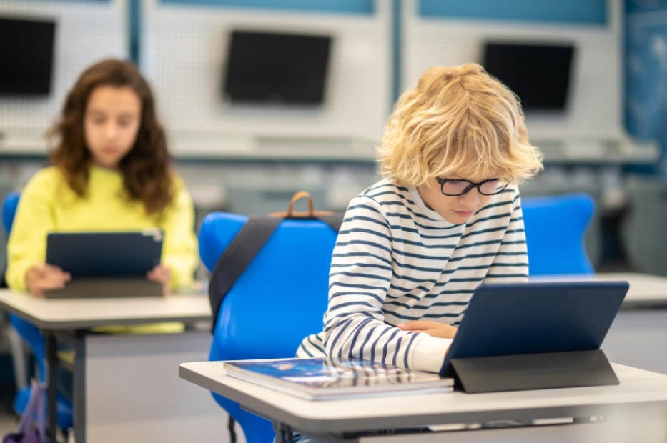 Электронное оборудование для школ